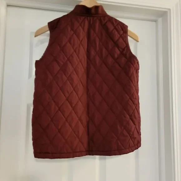 Old Navy | Maroon Quilted Zipper Front Vest Size Medium - Picture 2 of 4